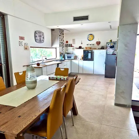 Li Canti Di Giulia Willa Casarano